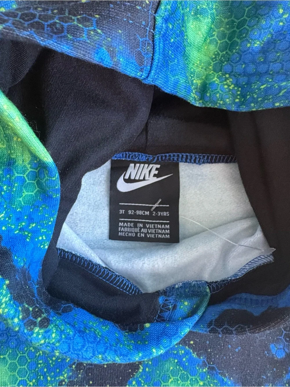 Nike Boys' Futura Reflective Graphic Fleece Hoodie in Black/Laser Blue 2/3